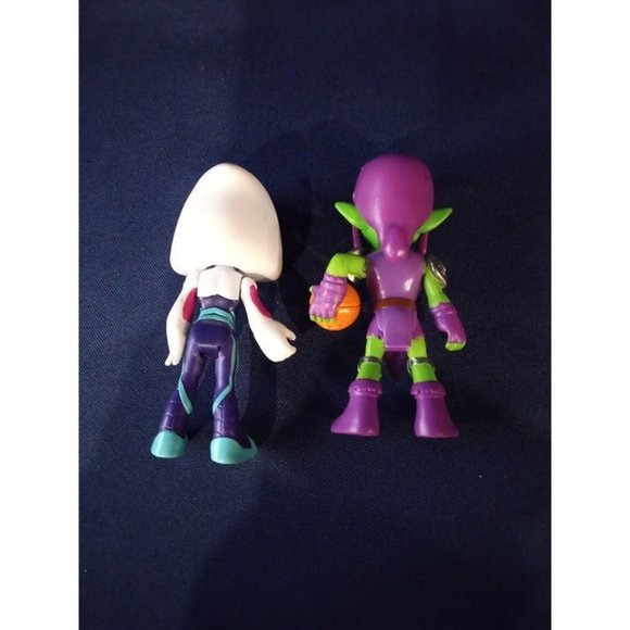 2021 Hasbro Marvel Green Goblin and Spider Gwen Action Figures 4" - Picture 3 of 4